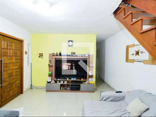 Casa / Sobrado para Locação em Guarulhos/SP Jardim Maia 2 Quartos