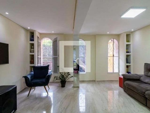 Casa / Sobrado para Locação em Guarulhos/SP Jardim Maia 4 Quartos