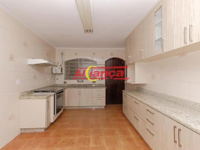 Casa / Sobrado para Locação em Guarulhos/SP Jardim Maia 4 Quartos