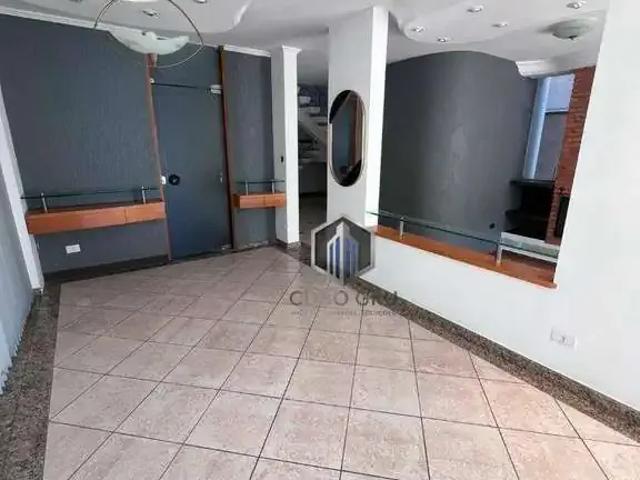 Casa / Sobrado para Locação em Guarulhos/SP Jardim Maia 5 Quartos