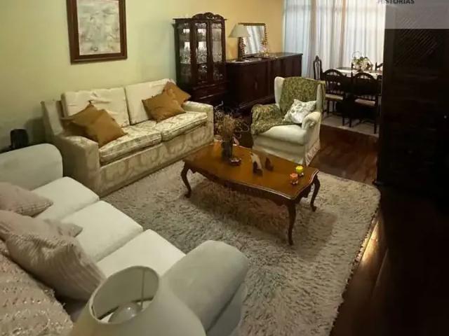 Casa / Sobrado para Locação em Guarulhos/SP Jardim Maia 6 Quartos