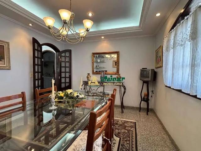 Casa / Sobrado para Locação em Guarulhos/SP Jardim Barbosa 4 Quartos