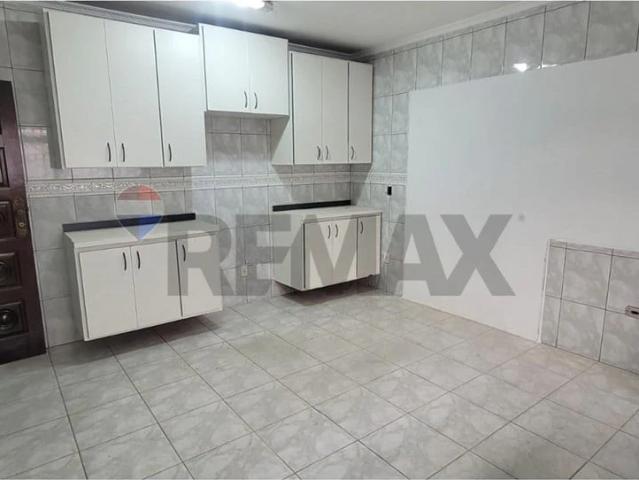 Casa / Sobrado para Locação em Guarulhos/SP Jardim Barbosa 4 Quartos