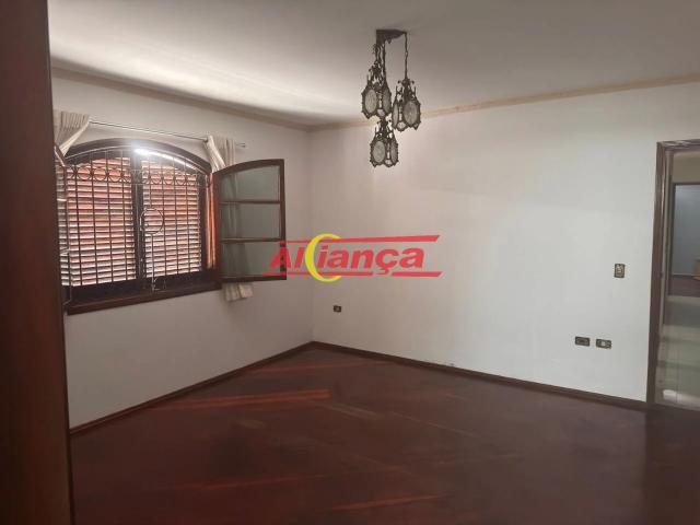 Casa / Sobrado para Locação em Guarulhos/SP Jardim Barbosa 5 Quartos