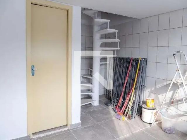 Casa / Sobrado para Locação em Guarulhos/SP Jardim Cocaia 1 Quartos