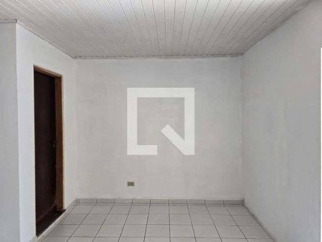 Casa / Sobrado para Locação em Guarulhos/SP Jardim Cocaia 2 Quartos