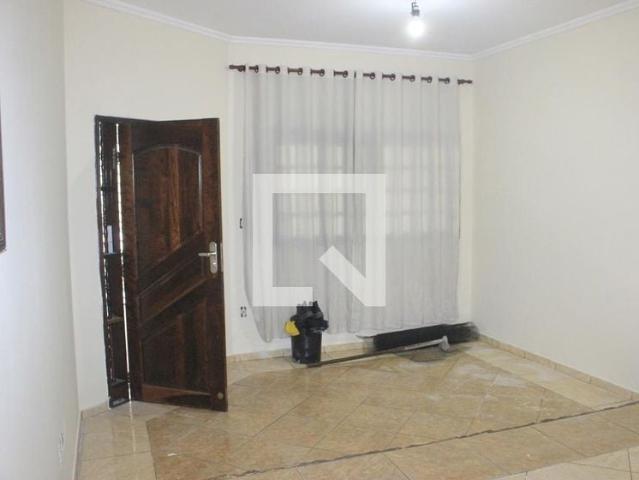Casa / Sobrado para Locação em Guarulhos/SP Jardim Cocaia 3 Quartos