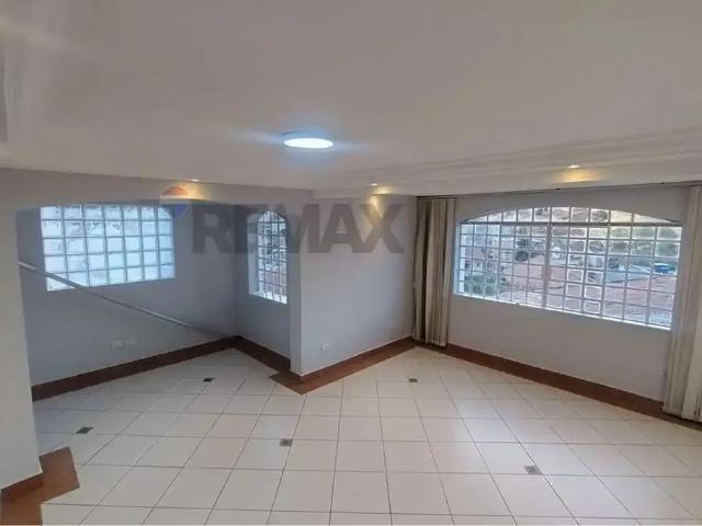 Casa / Sobrado para Locação em Guarulhos/SP Jardim do Papai 3 Quartos