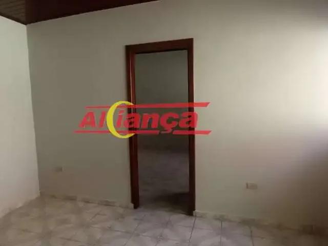 Casa / Sobrado para Locação em Guarulhos/SP Jardim Flor da Montanha 1 Quartos