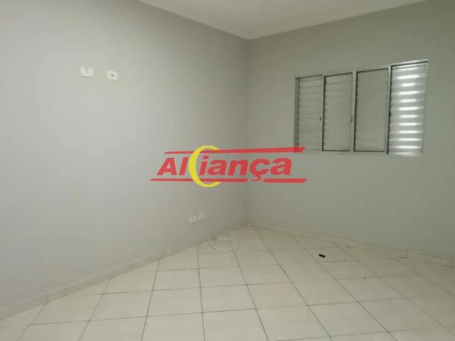 Casa / Sobrado para Locação em Guarulhos/SP Jardim Flor da Montanha 2 Quartos