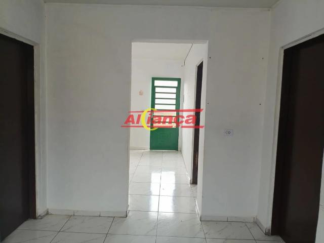 Casa / Sobrado para Locação em Guarulhos/SP Jardim Flor da Montanha 2 Quartos