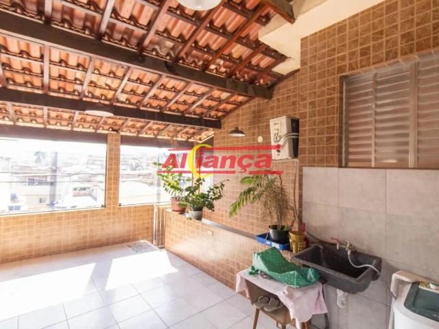 Casa / Sobrado para Locação em Guarulhos/SP Jardim Flor da Montanha 4 Quartos