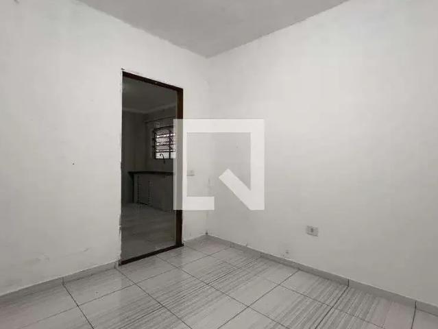 Casa / Sobrado para Locação em Guarulhos/SP Jardim Guilhermino 1 Quartos