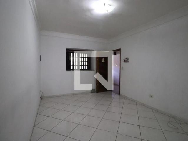 Casa / Sobrado para Locação em Guarulhos/SP Jardim Presidente Dutra 3 Quartos