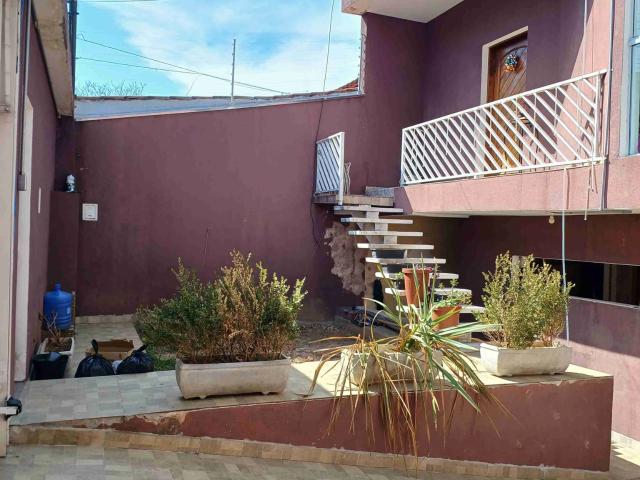 Casa / Sobrado para Locação em Guarulhos/SP Jardim Rosana 4 Quartos