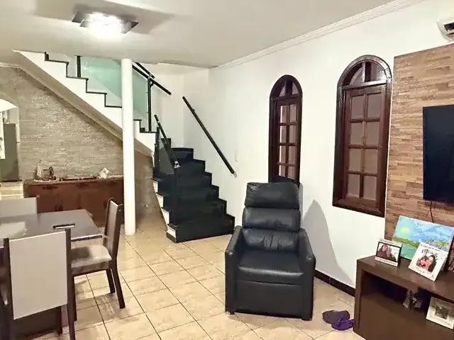 Casa / Sobrado para Locação em Guarulhos/SP Jardim Valéria 3 Quartos