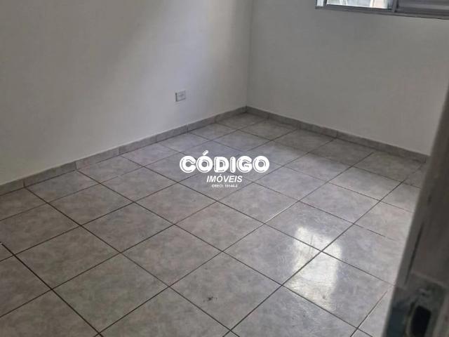 Casa / Sobrado para Locação em Guarulhos/SP Jardim Vila Galvão 2 Quartos