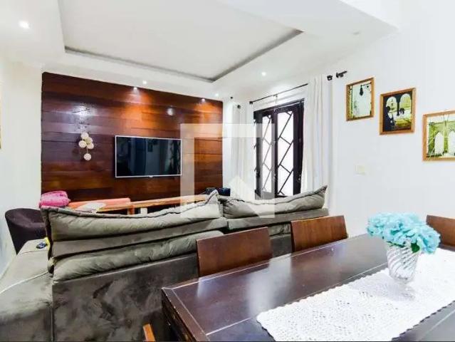 Casa / Sobrado para Locação em Guarulhos/SP Mikail II 2 Quartos