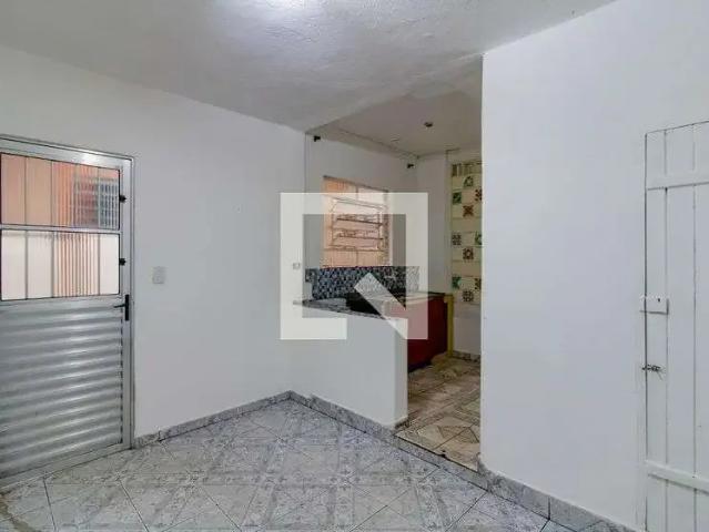 Casa / Sobrado para Locação em Guarulhos/SP Torres Tibagy 1 Quartos