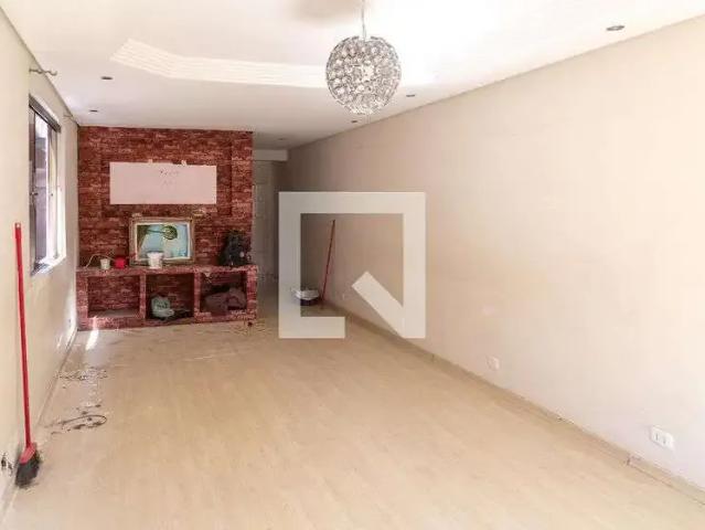 Casa / Sobrado para Locação em Guarulhos/SP Torres Tibagy 3 Quartos