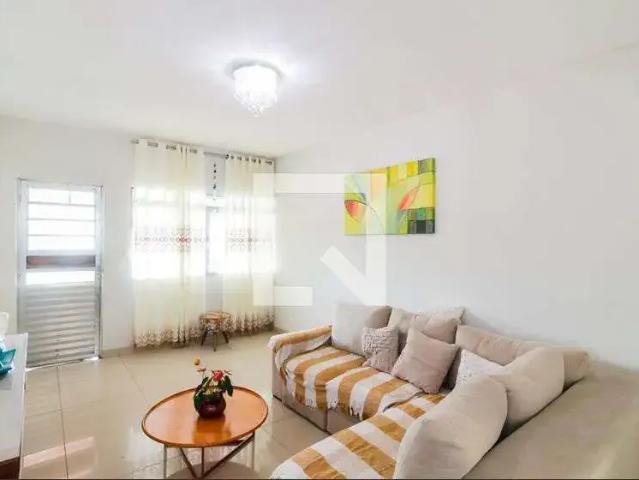 Casa / Sobrado para Locação em Guarulhos/SP Vila Augusta 2 Quartos