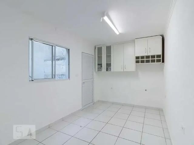 Casa / Sobrado para Locação em Guarulhos/SP Vila Barros 1 Quartos