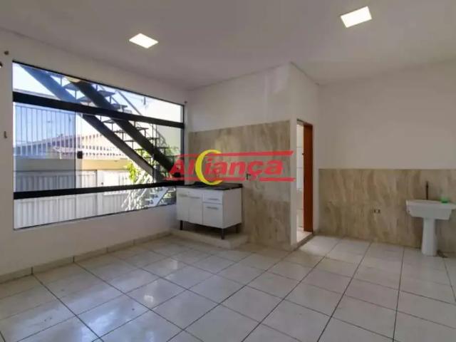 Casa / Sobrado para Locação em Guarulhos/SP Vila das Palmeiras 2 Quartos