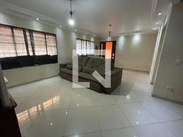 Casa / Sobrado para Locação em Guarulhos/SP Vila Fátima 5 Quartos