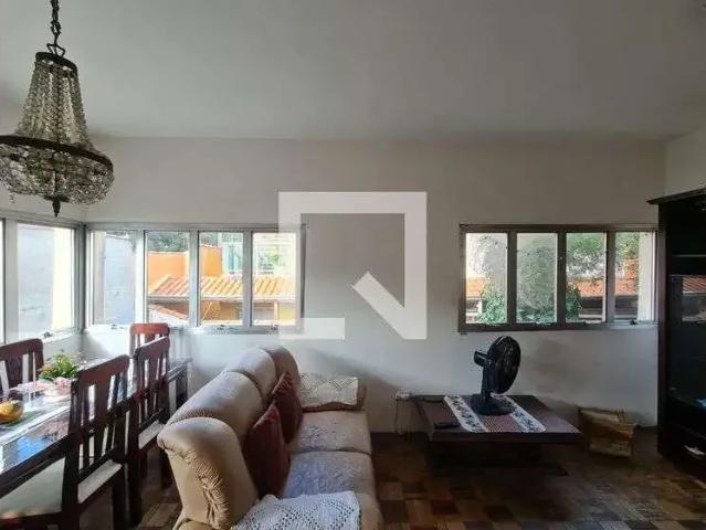 Casa / Sobrado para Locação em Guarulhos/SP Vila Galvão 4 Quartos