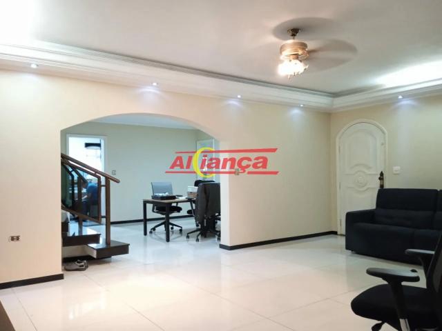 Casa / Sobrado para Locação em Guarulhos/SP Vila Moreira 4 Quartos