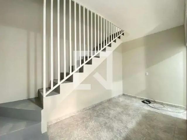 Casa / Sobrado para Locação em Guarulhos/SP Vila Rio de Janeiro 1 Quartos