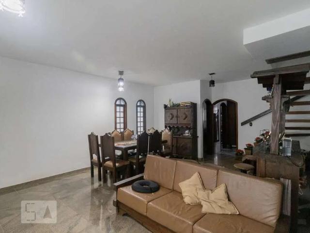 Casa / Sobrado para Locação em Guarulhos/SP Vila Rosália 4 Quartos