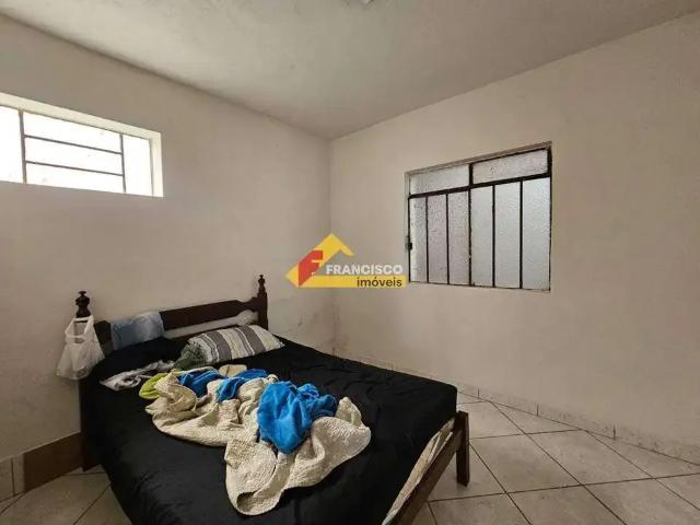 Casa / Sobrado para Locação em Divinópolis/MG Centro 2 Quartos