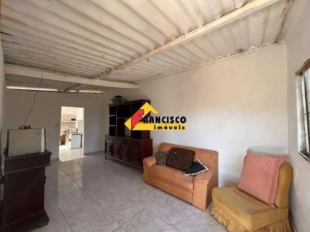 Casa / Sobrado para Locação em Divinópolis/MG Jardim Candidés 2 Quartos