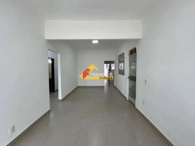 Casa / Sobrado para Locação em Divinópolis/MG Planalto 4 Quartos