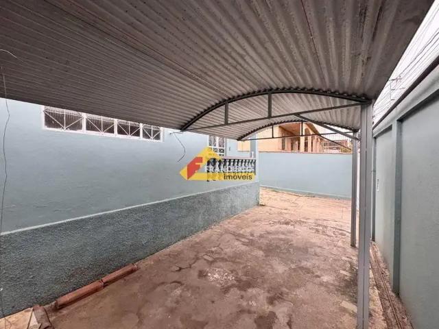 Casa / Sobrado para Locação em Divinópolis/MG São José 3 Quartos