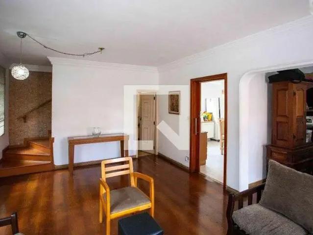 Casa / Sobrado para Locação em Diadema/SP Centro 5 Quartos