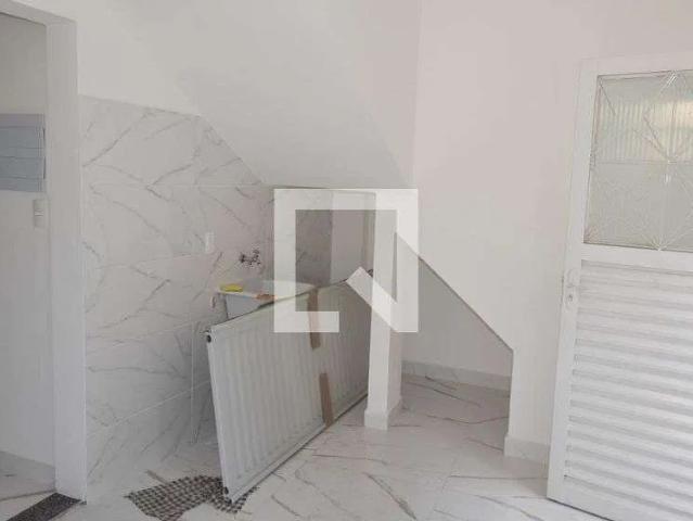 Casa / Sobrado para Locação em Duque de Caxias/RJ Centro 1 Quartos