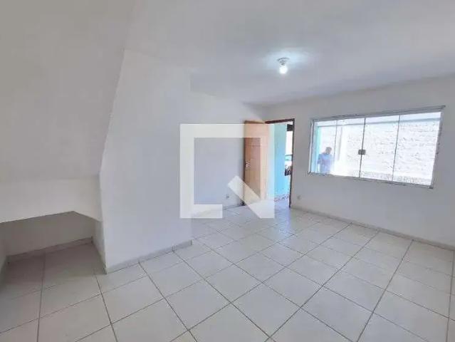 Casa / Sobrado para Locação em Duque de Caxias/RJ Jardim Primavera 2 Quartos