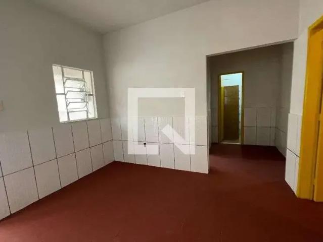 Casa / Sobrado para Locação em Duque de Caxias/RJ Jardim Vinte e Cinco de Agosto 1 Quartos