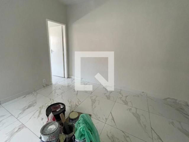 Casa / Sobrado para Locação em Duque de Caxias/RJ Saracuruna 2 Quartos