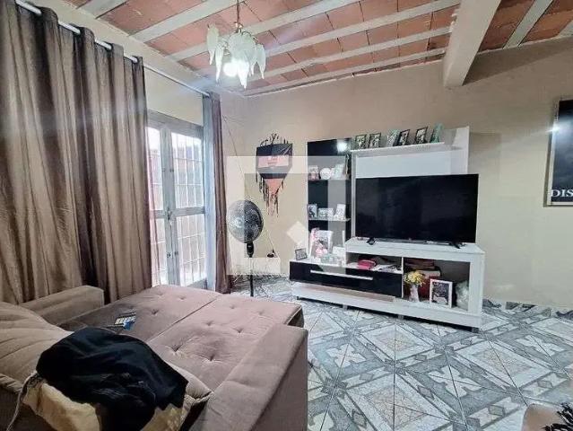 Casa / Sobrado para Locação em Duque de Caxias/RJ Saracuruna 3 Quartos