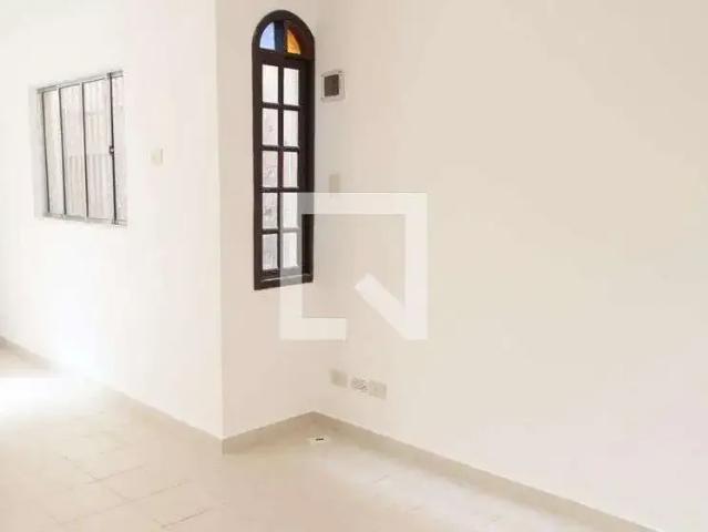 Casa / Sobrado para Locação em Embu das Artes/SP Centro 1 Quartos