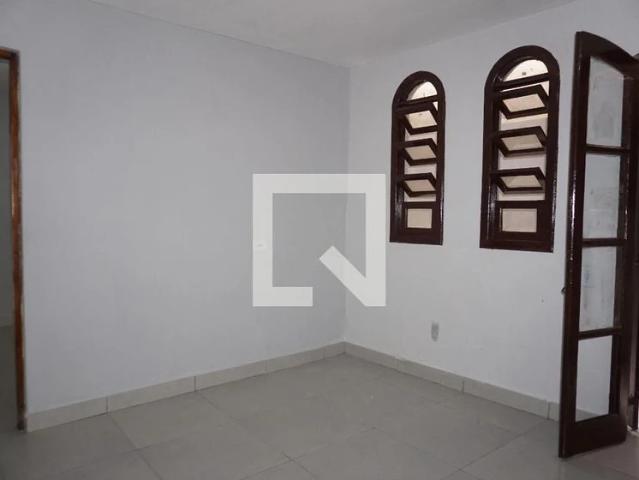 Casa / Sobrado para Locação em Embu das Artes/SP Jardim Casa Branca 2 Quartos