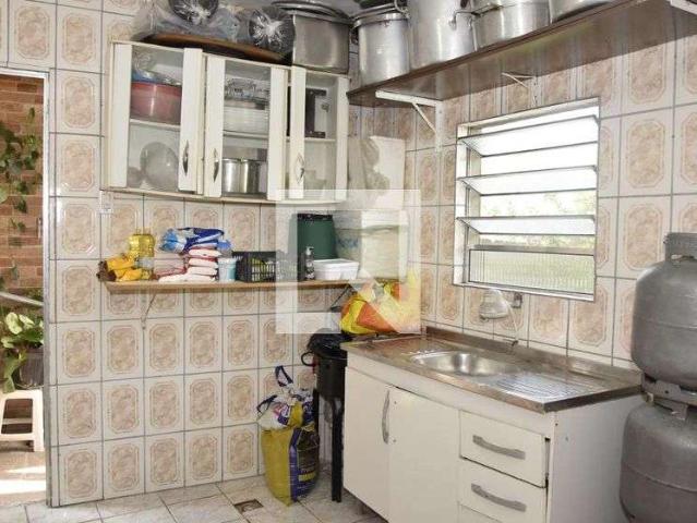 Casa / Sobrado para Locação em Embu das Artes/SP Jardim de Lourdes 1 Quartos
