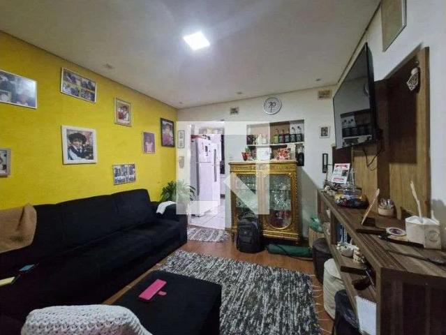 Casa / Sobrado para Locação em Embu das Artes/SP Jardim de Lourdes 3 Quartos