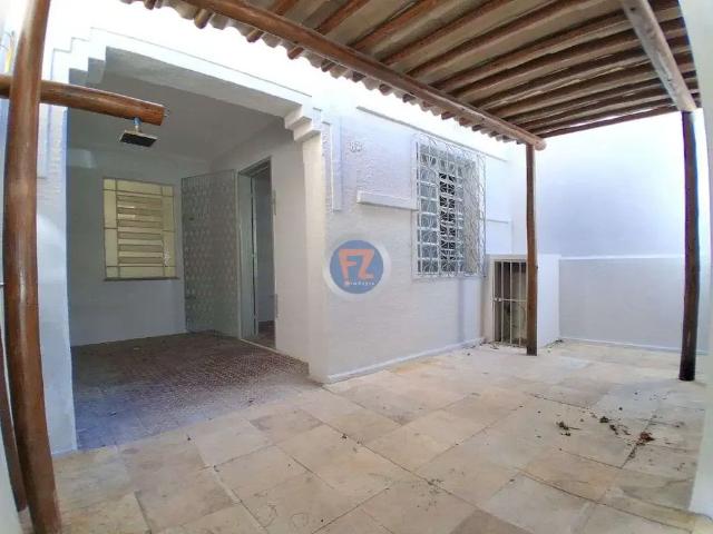 Casa / Sobrado para Locação em Fortaleza/CE Centro 2 Quartos