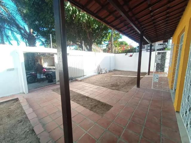Casa / Sobrado para Locação em Fortaleza/CE Cidade dos Funcionários 4 Quartos