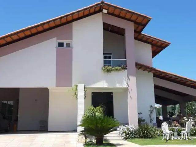 Casa / Sobrado para Locação em Fortaleza/CE de Lourdes 5 Quartos