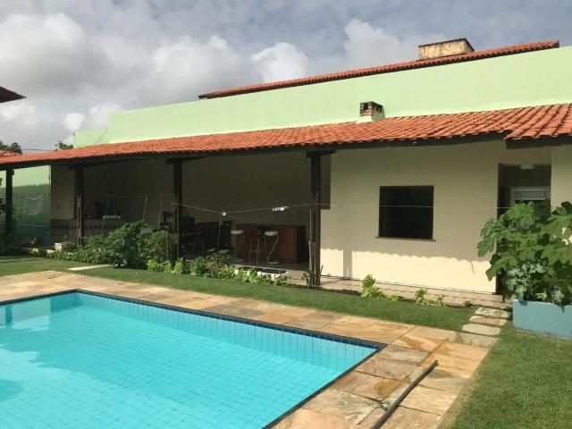 Casa / Sobrado para Locação em Fortaleza/CE de Lourdes 5 Quartos